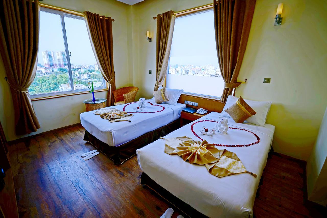 The Hotel Nova Mandalay Buitenkant foto
