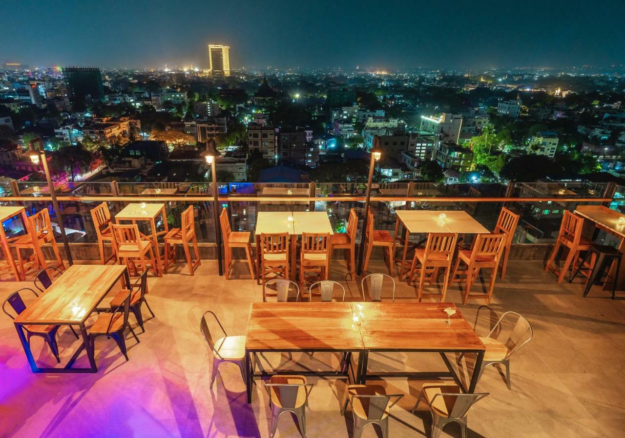 The Hotel Nova Mandalay Buitenkant foto