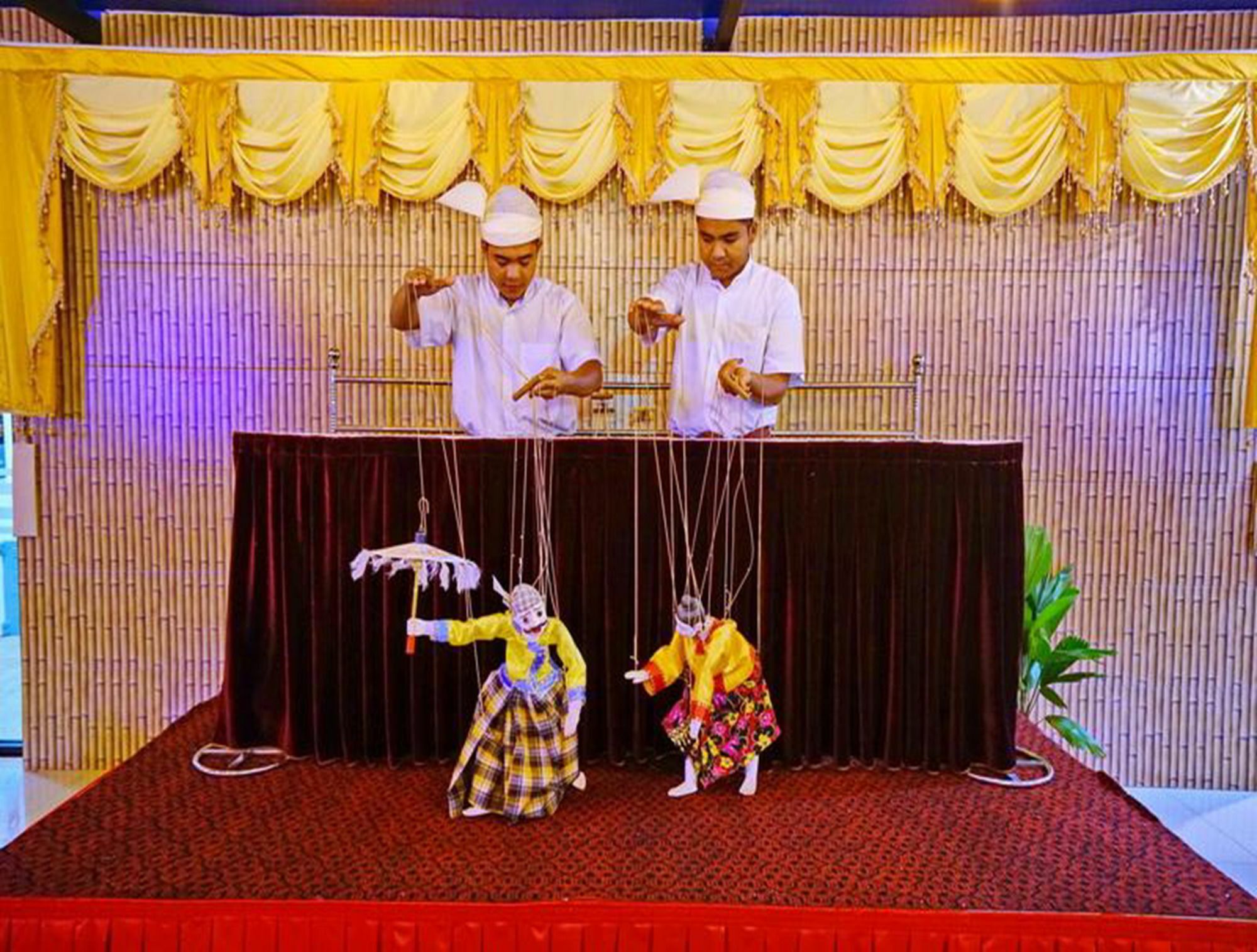 The Hotel Nova Mandalay Buitenkant foto