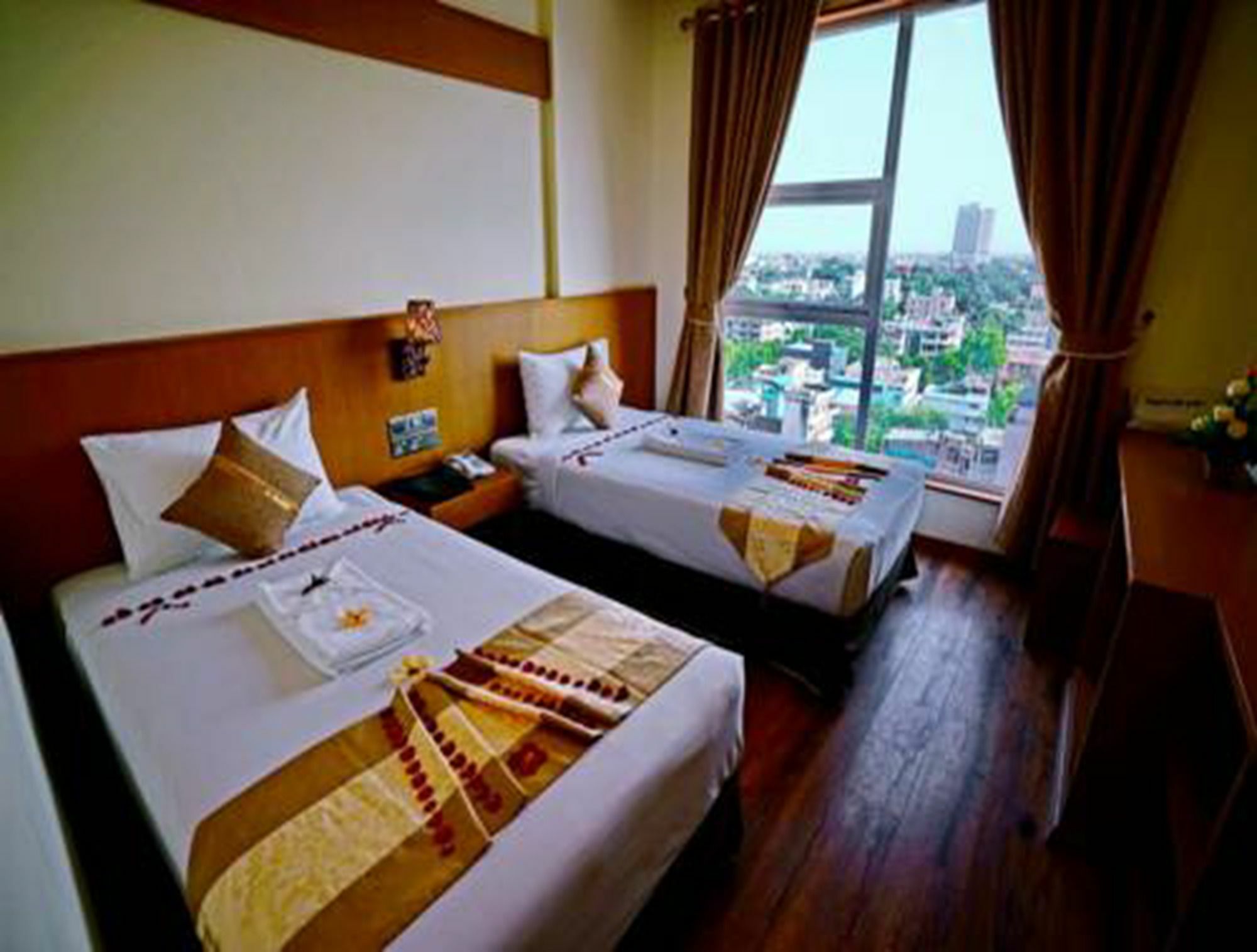 The Hotel Nova Mandalay Buitenkant foto