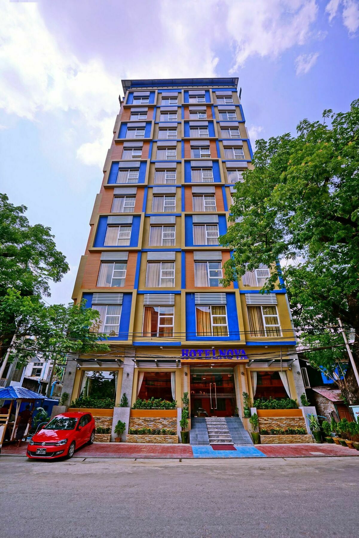 The Hotel Nova Mandalay Buitenkant foto