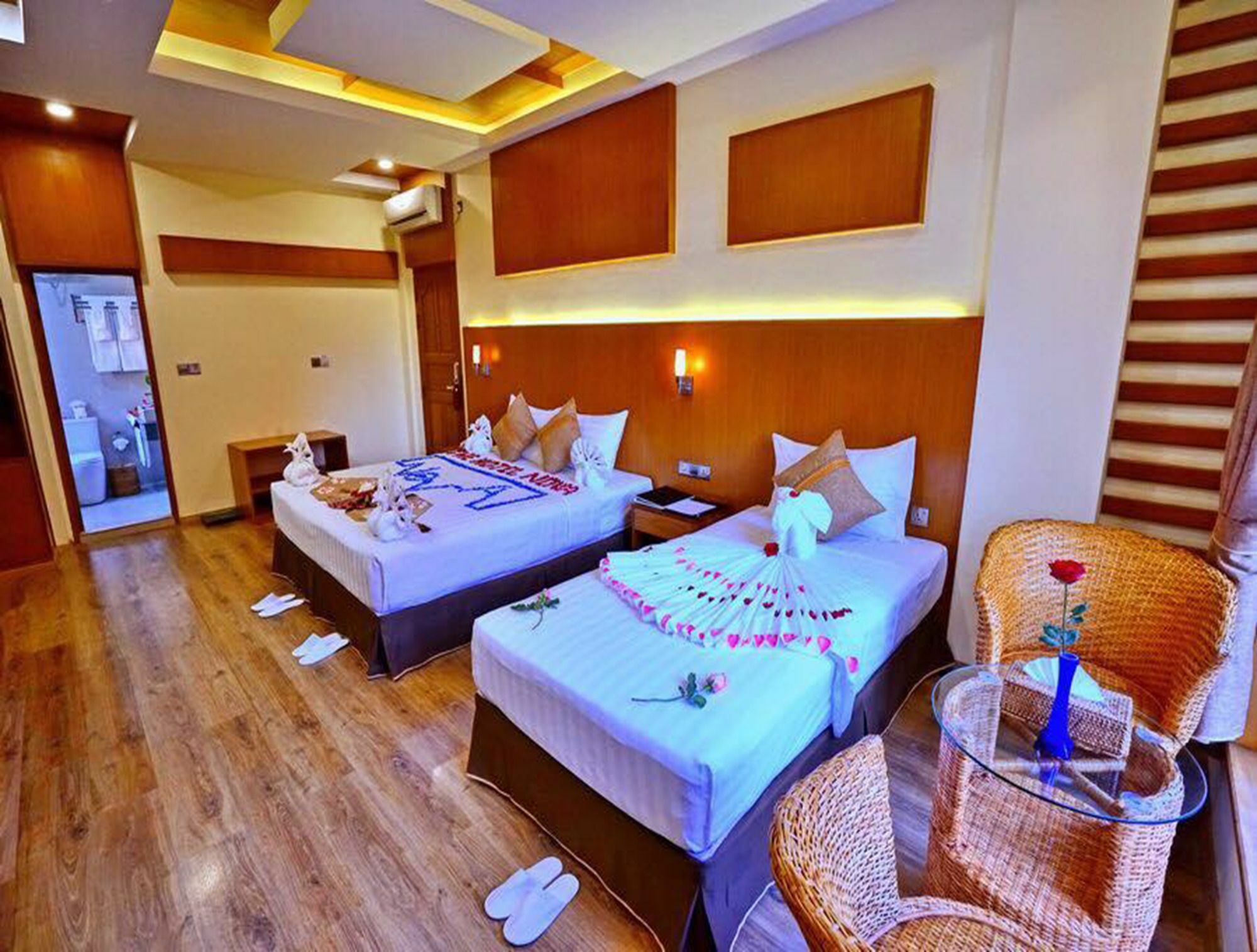 The Hotel Nova Mandalay Buitenkant foto