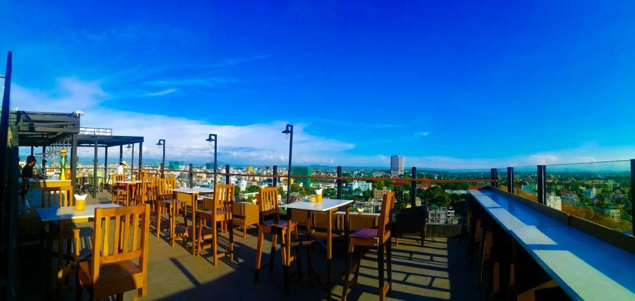The Hotel Nova Mandalay Buitenkant foto
